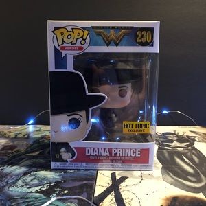 Diana Prince Hot Topic Exclusive Funko.